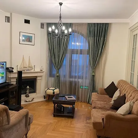 Downtown / House With Outdoor Seating Area / Garden Near Close To Cismigiu Gardens, Old Town, Piata Universitatii Bukarest
