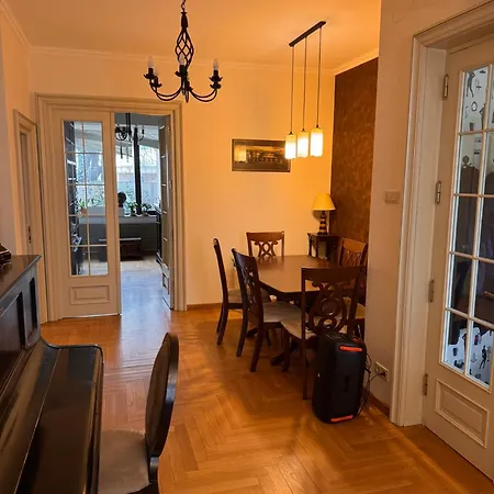 Downtown / House With Outdoor Seating Area / Garden Near Close To Cismigiu Gardens, Old Town, Piata Universitatii